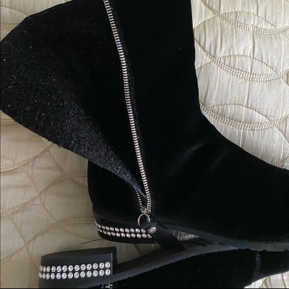 NEW - Stuart Weitzman Duluth Velvet Boots - Picture 4 of 6